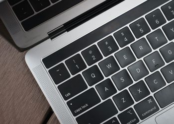 Apple CEO Tim Cook Receives $750 Million in AAPL Stock According to SEC Form 4 Filing