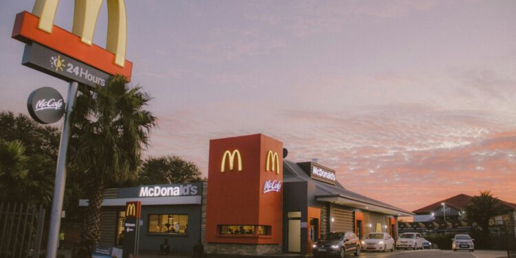 McDonald’s Shares Fall After E. Coli Outbreak Linked to Quarter Pounder