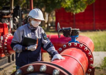 Hess Midstream (HESM) Projects $1.25 Billion in Financial Flexibility by 2026