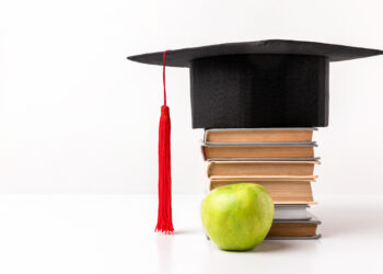 17EdTech (YQ) Shows Signs of Recovery with Strong Financials and 32.2% Revenue