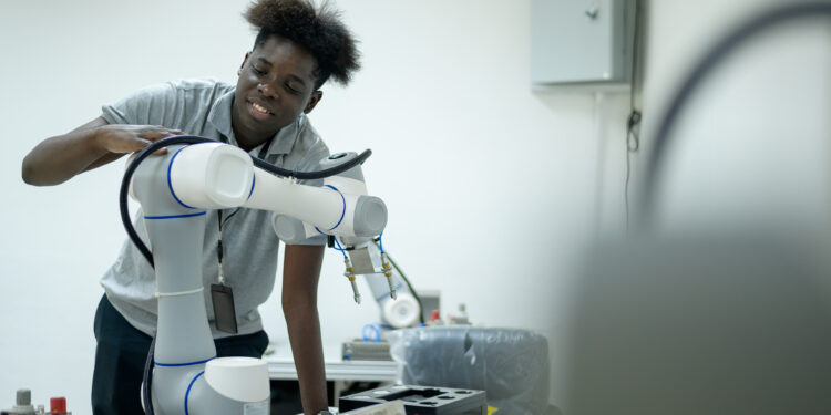 Fetch Robotics Expands Market Reach Following Zebra Technologies Acquisition