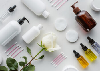 Estée Lauder (EL)’s Prestige Empire Is Crumbling – Can the Beauty Giant Survive 2025?