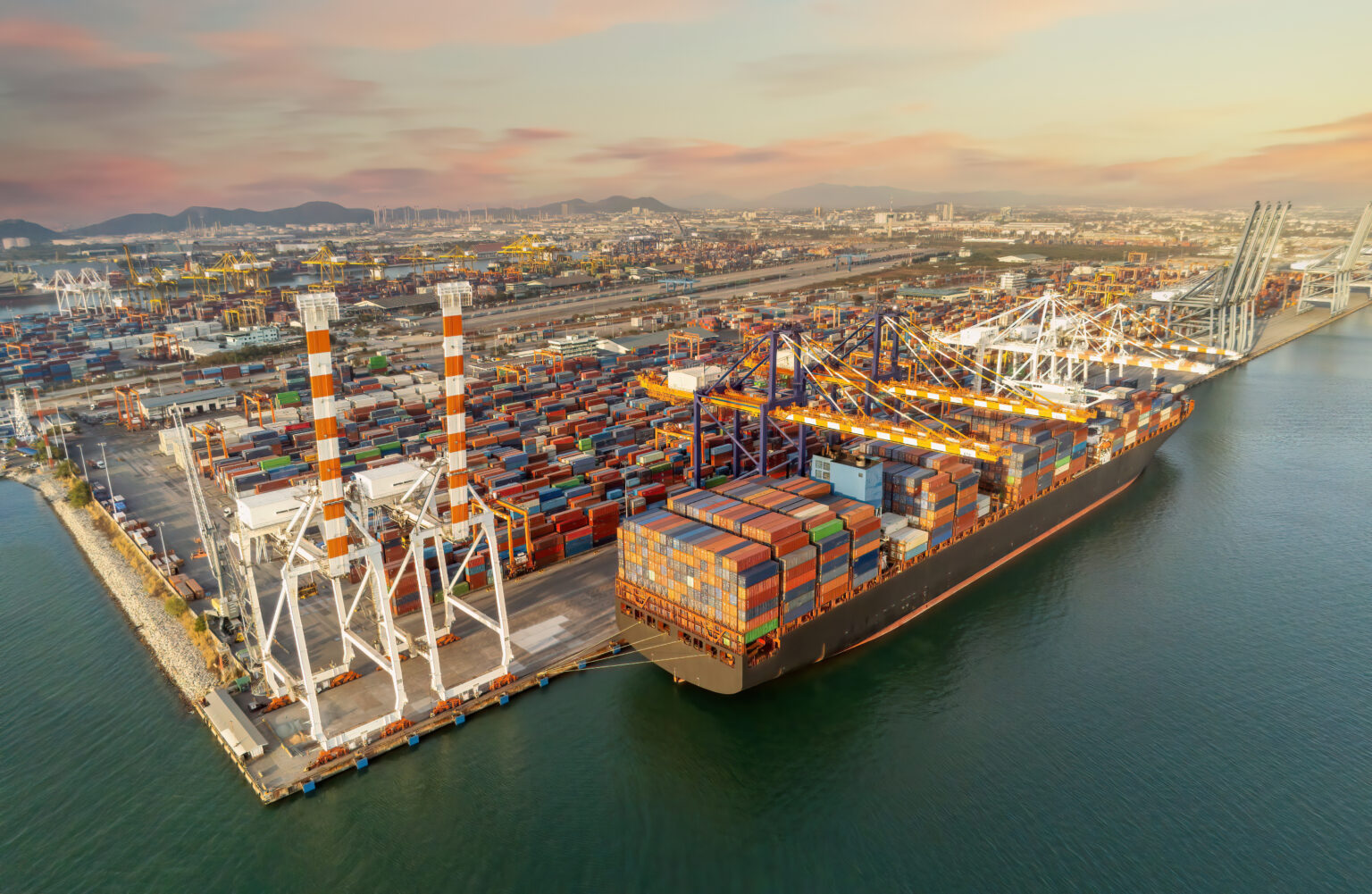 ZIM (ZIM) Poised for ~30% Revenue Drop to $1.93B in Q3 2025 • Global ...