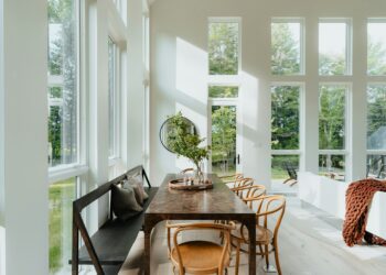 RH Stock Crashes 42% in 2025 as Tariffs and Inflation Crush Luxury Retailer