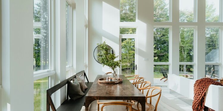 RH Stock Crashes 42% in 2025 as Tariffs and Inflation Crush Luxury Retailer