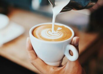 Luckin Coffee (OTC:LKNCY) Surpasses Starbucks in China With 26,000 Stores