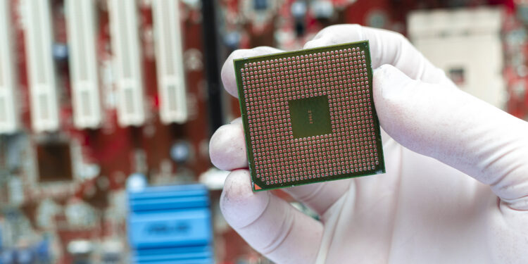 Warning Signal: STMicroelectronics (STM) Gross Margin Falls to 33.2%