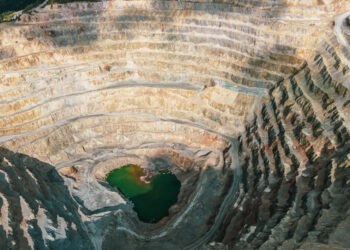 Warning Signal: STMicroelectronics (STM) Gross Margin Falls to 33.2%