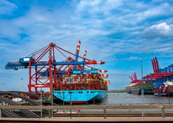 ZIM Stock Surges 26% in One Month: Is ZIM Finally Making a Comeback?