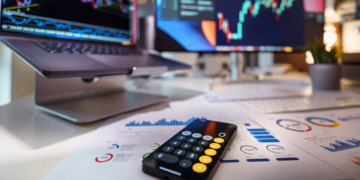 10 Best 52-Week Low Mid Cap Stocks to Buy Now