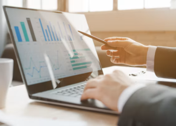 Salesforce (CRM) Turns Up the Cash With an 81% Free Cash Flow Surge